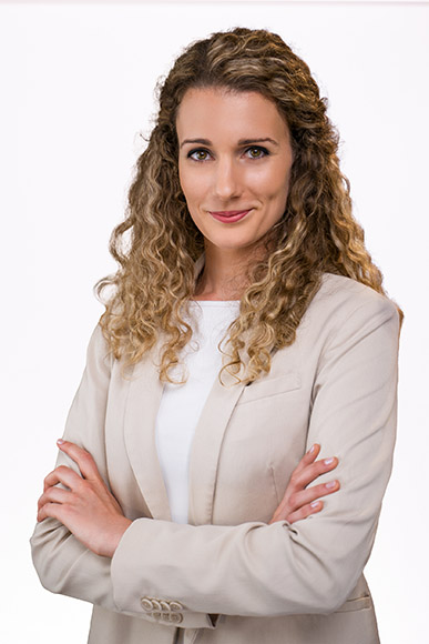 dr. Béla Zsófia Julianna