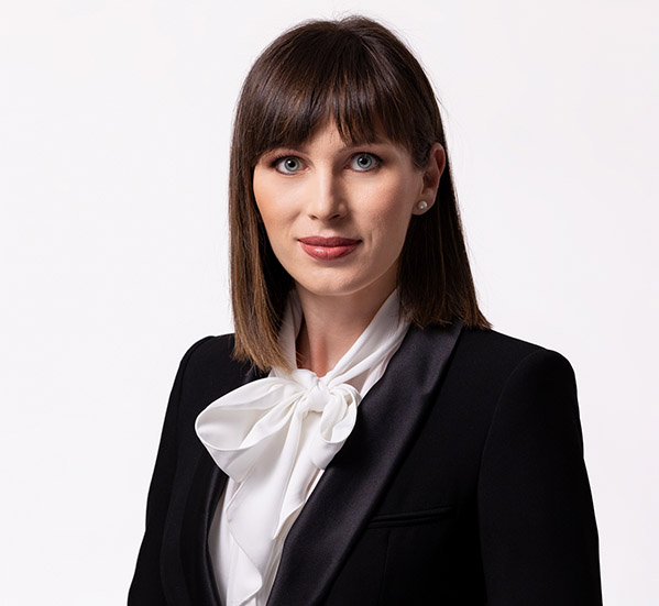 Dr. Dinya Alexandra